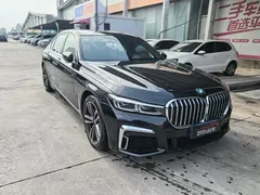 2021 BMW 7 Series 730Li M Sport Package, чёрный — фото 3