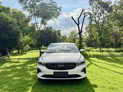 2022 Geely Emgrand 4th Gen 1.5L CVT Flagship, белый — фото 2