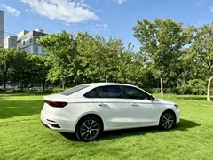 2022 Geely Emgrand 4th Gen 1.5L CVT Flagship, белый — фото 4