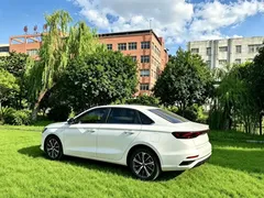2022 Geely Emgrand 4th Gen 1.5L CVT Flagship, белый — фото 6