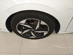 2022 Hyundai Elantra 1.5L CVT GLX Elite, белый — фото 23