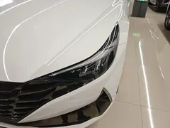 2022 Hyundai Elantra 1.5L CVT GLX Elite, белый — фото 24