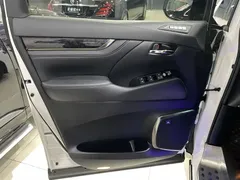 2020 Toyota Vellfire Hybrid 2.5L HV Luxury, белый — фото 13
