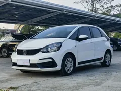 2021 Honda Fit 1.5L CVT, белый — фото 1