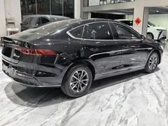 2024 BYD Qin PLUS Honor DM-i PHEV 55km Leading, чёрный — фото 21