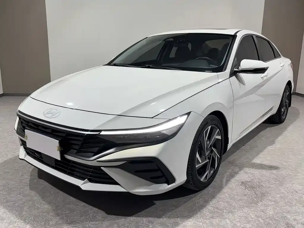 2023 Hyundai Elantra 1.5L CVT LUX Premium