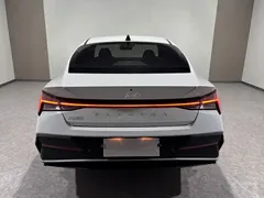 2023 Hyundai Elantra 1.5L CVT LUX Premium, белый — фото 4