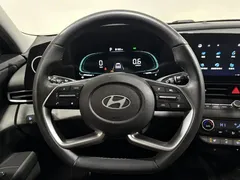2023 Hyundai Elantra 1.5L CVT LUX Premium, белый — фото 11
