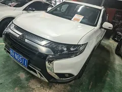 2020 Mitsubishi Outlander 2.4L 4WD Zhixiang 5-seat, белый — фото 1