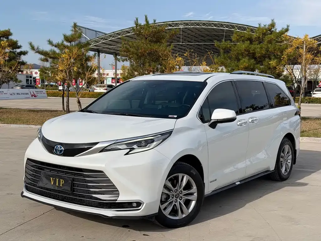 2021 Toyota Sienna 2.5L Hybrid Ultimate