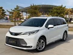 2021 Toyota Sienna 2.5L Hybrid Ultimate, белый — фото 1
