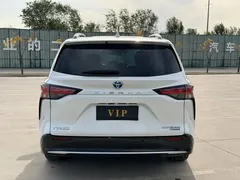 2021 Toyota Sienna 2.5L Hybrid Ultimate, белый — фото 23