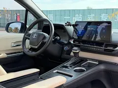 2021 Toyota Sienna 2.5L Hybrid Ultimate, белый — фото 26