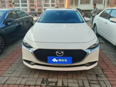 2021 Mazda 3 1.5L AT, белый — фото 2