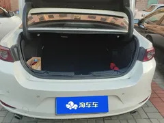 2021 Mazda 3 1.5L AT, белый — фото 4
