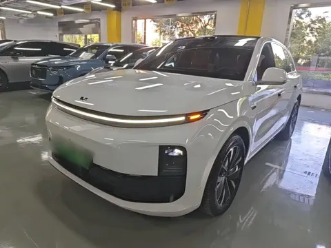 2025 Li Auto L6