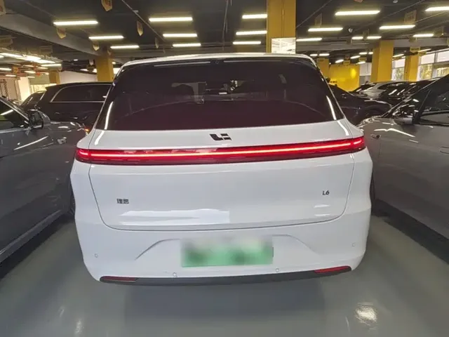 2025 Li Auto L6