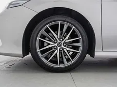 2021 Toyota Camry 2.5G Luxury — фото 17