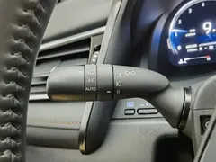 2021 Toyota Camry 2.5G Luxury — фото 21