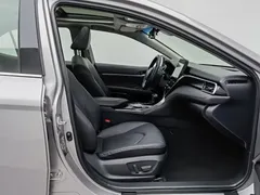 2021 Toyota Camry 2.5G Luxury — фото 23