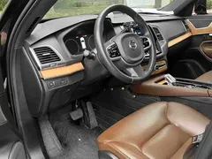 2022 Volvo XC90 B5 Luxury 7, чёрный — фото 7