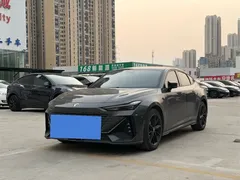 2022 Changan UNI-V 1.5T Premium — фото 1