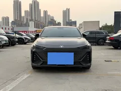 2022 Changan UNI-V 1.5T Premium — фото 2