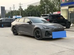 2022 Changan UNI-V 1.5T Premium — фото 3