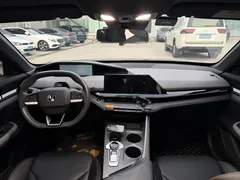 2022 Changan UNI-V 1.5T Premium — фото 4