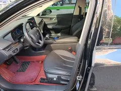 2023 Hongqi E-QM5 EV Basic, чёрный — фото 8