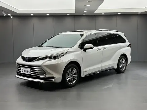 2021 Toyota Sienna 2.5L Hybrid Platinum