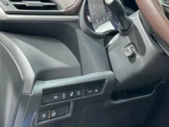 2021 Toyota Sienna 2.5L Hybrid Platinum, белый — фото 12