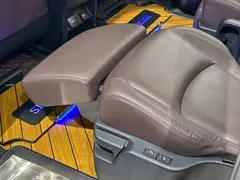 2021 Toyota Sienna 2.5L Hybrid Platinum, белый — фото 18