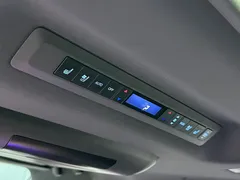 2021 Toyota Sienna 2.5L Hybrid Platinum, белый — фото 25