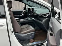 2021 Toyota Sienna 2.5L Hybrid Platinum, белый — фото 37