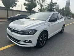 2021 Volkswagen Polo Plus 1.5L AT, белый — фото 1