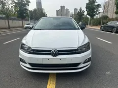 2021 Volkswagen Polo Plus 1.5L AT, белый — фото 2