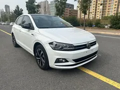 2021 Volkswagen Polo Plus 1.5L AT, белый — фото 3