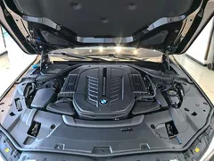 2019 BMW 7 Series M760Li xDrive V12 Luxury Package, чёрный — фото 25