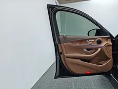 2022 Mercedes-Benz E-Class E 350 e L PHEV Sedan, чёрный — фото 13
