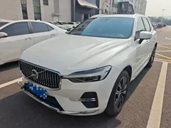 2022 Volvo XC60 4WD Luxury, белый — фото 1