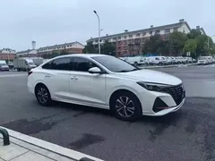 2022 Changan Eado PLUS 1.4T GDI DCT Premium, белый — фото 3