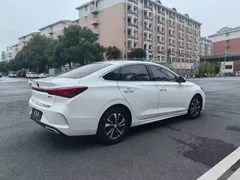 2022 Changan Eado PLUS 1.4T GDI DCT Premium, белый — фото 4