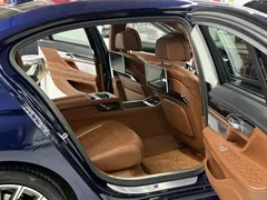 2021 BMW 7 Series 740Li xDrive Executive M Sport Package, синий — фото 11