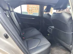 2021 Toyota Camry 2.5G Luxury — фото 11
