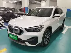 2022 BMW X1, белый — фото 1
