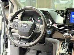 2021 Toyota Sienna 2.5L Hybrid Comfort, белый — фото 9