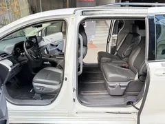 2021 Toyota Sienna 2.5L Hybrid Comfort, белый — фото 11