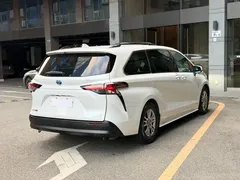2021 Toyota Sienna 2.5L Hybrid Comfort, белый — фото 17