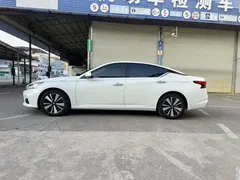 2021 Nissan Teana 2.0L XL Comfort, белый — фото 4